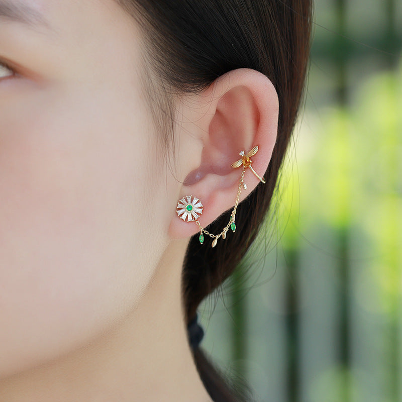 Bee Daisy Stud Earrings with Zirconia in 925 Silver