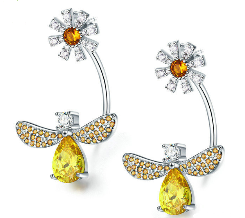 Daisy Bee Stud Earrings
